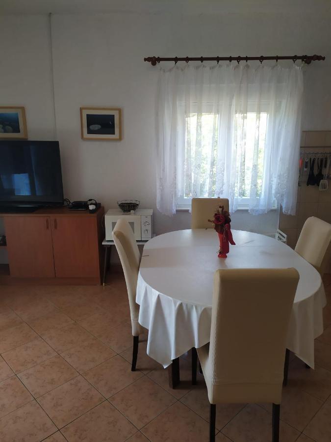 Veldic Apartments Tisno Luaran gambar