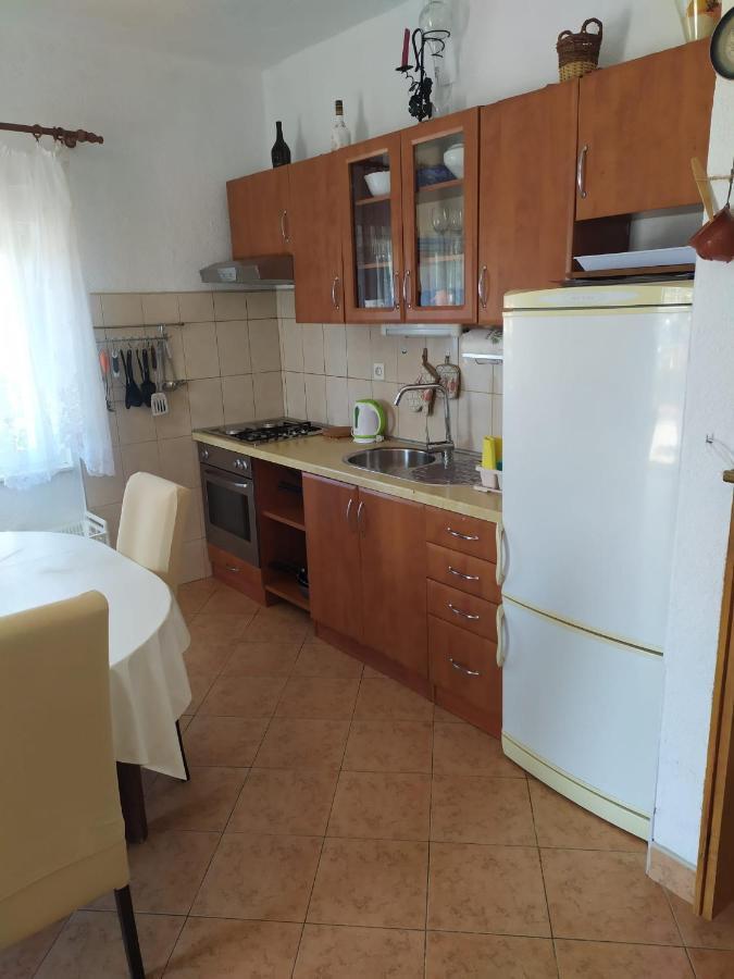 Veldic Apartments Tisno Luaran gambar