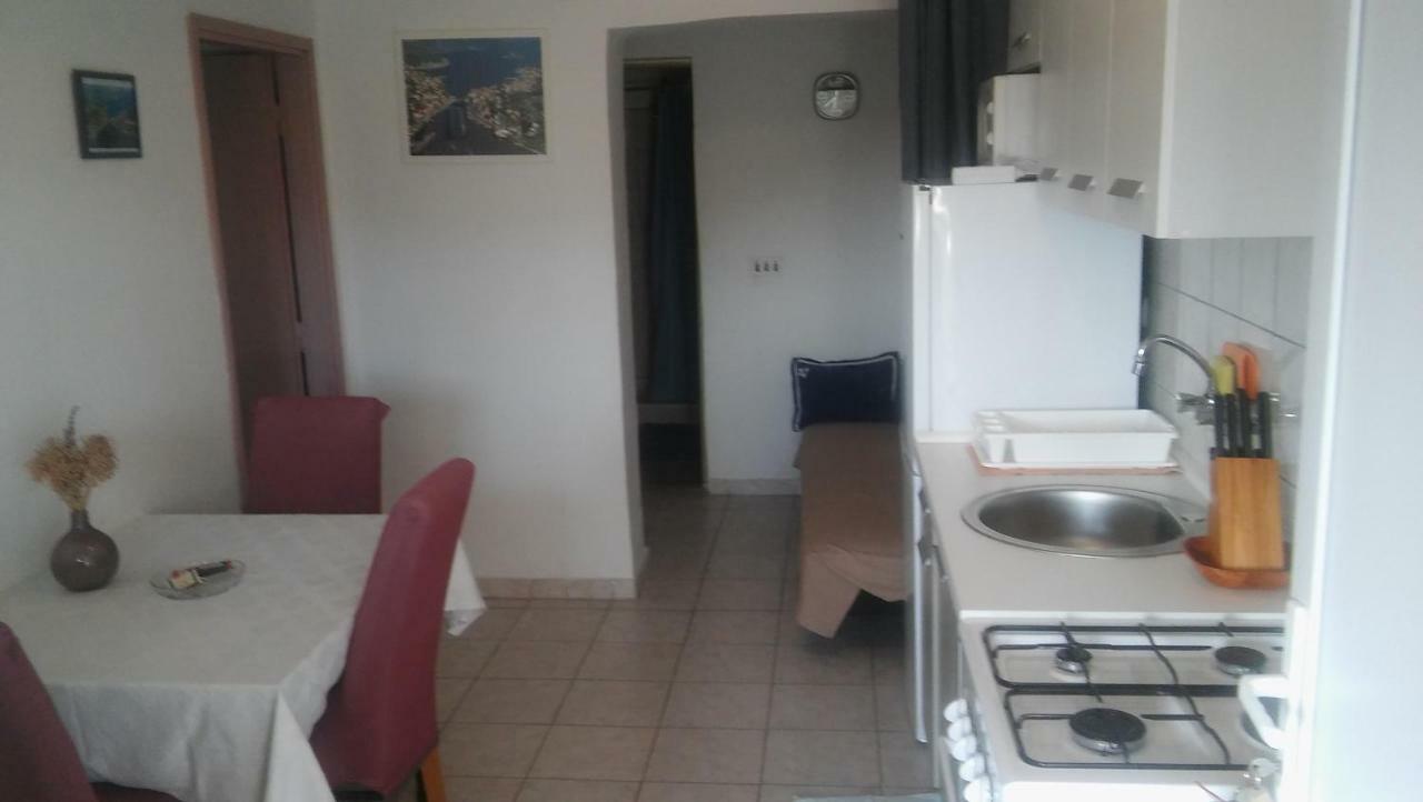 Veldic Apartments Tisno Luaran gambar