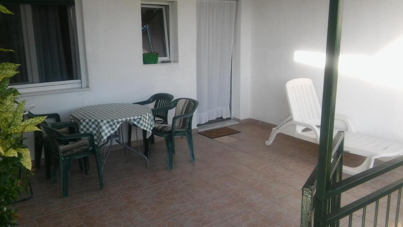 Veldic Apartments Tisno Luaran gambar