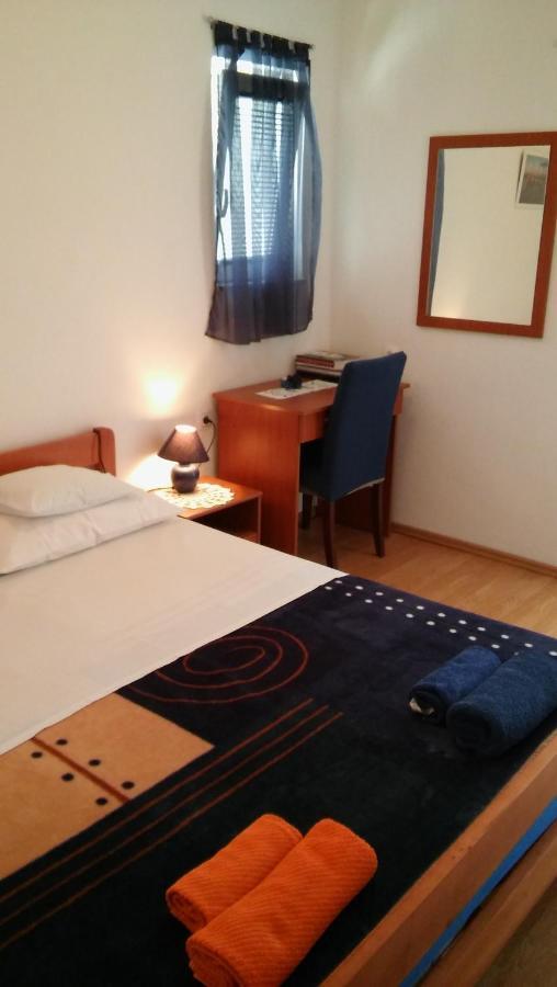 Veldic Apartments Tisno Luaran gambar