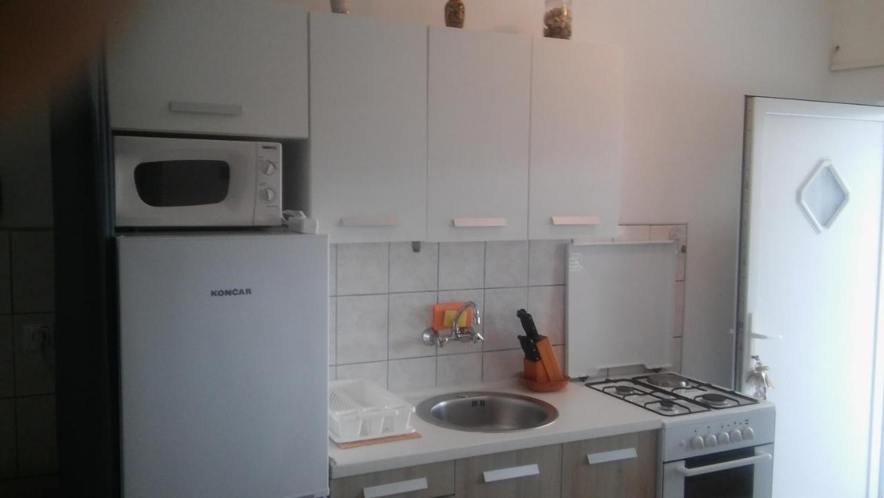 Veldic Apartments Tisno Luaran gambar