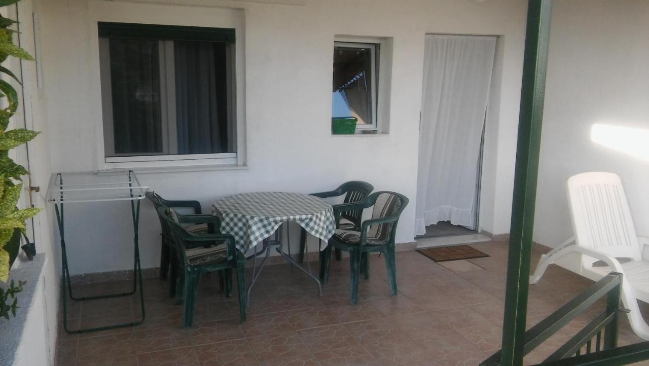 Veldic Apartments Tisno Luaran gambar