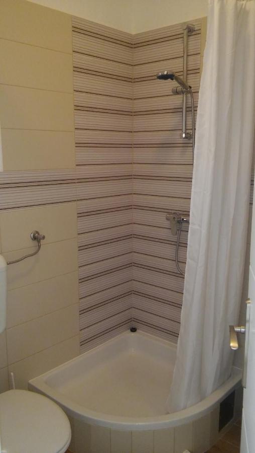 Veldic Apartments Tisno Luaran gambar