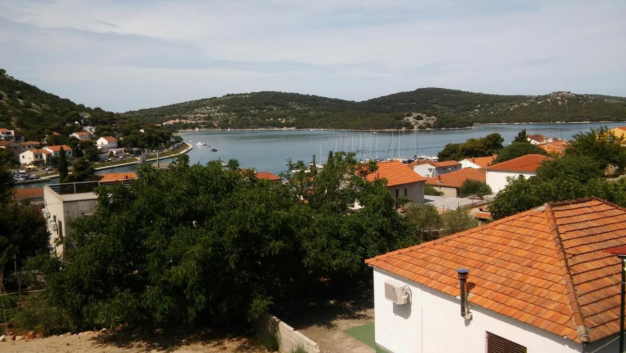Veldic Apartments Tisno Luaran gambar