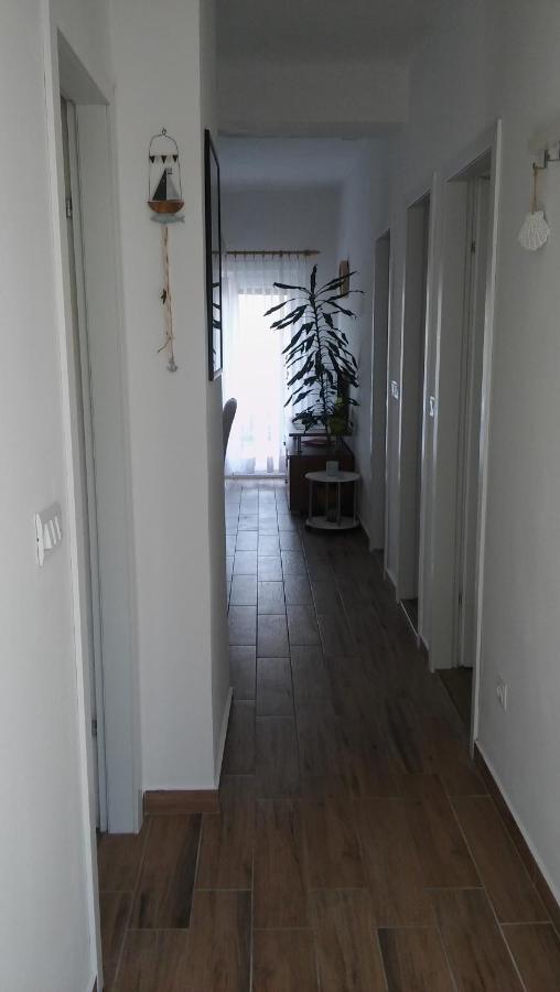 Veldic Apartments Tisno Luaran gambar