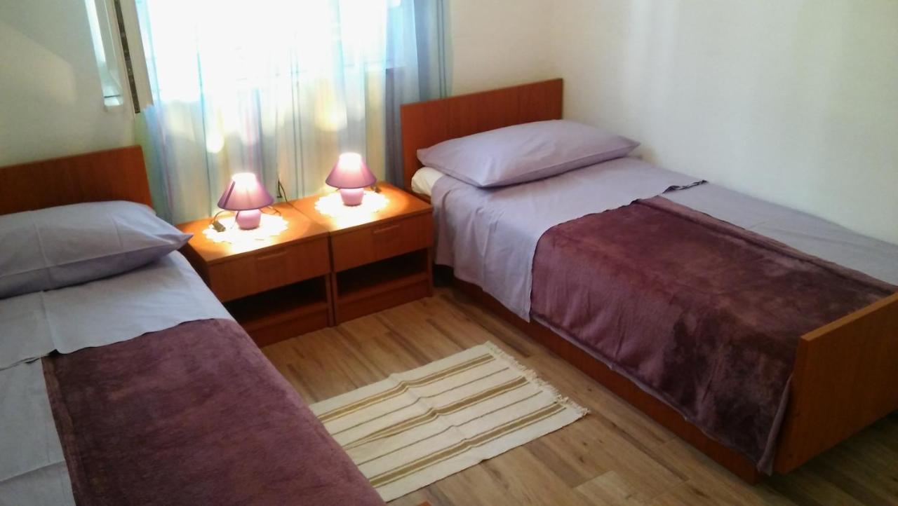Veldic Apartments Tisno Luaran gambar