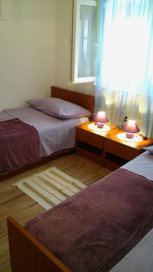 Veldic Apartments Tisno Luaran gambar
